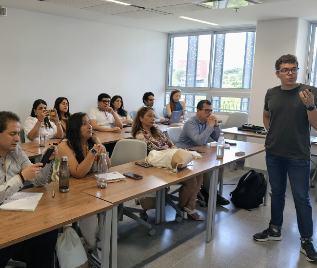 Estudiantes de Idat en misión acádemica en Medellín, Colombia