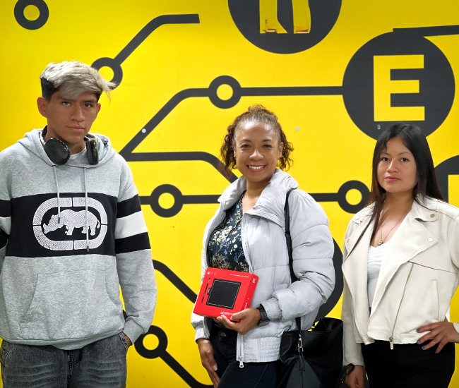 evento wacom con estudiantes de Idat